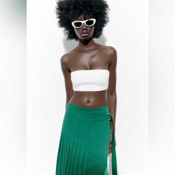 Belted Pleated Skirt Limited Edition - Picture 3 of 10